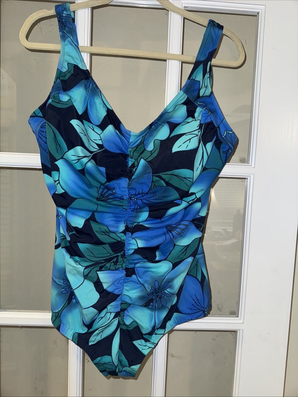 Le Cove Woman Swimsuit 22W Floral One Piece Ruching Blue Green Black